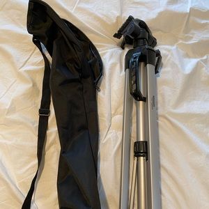 AmazonBasics 5ft Tripod